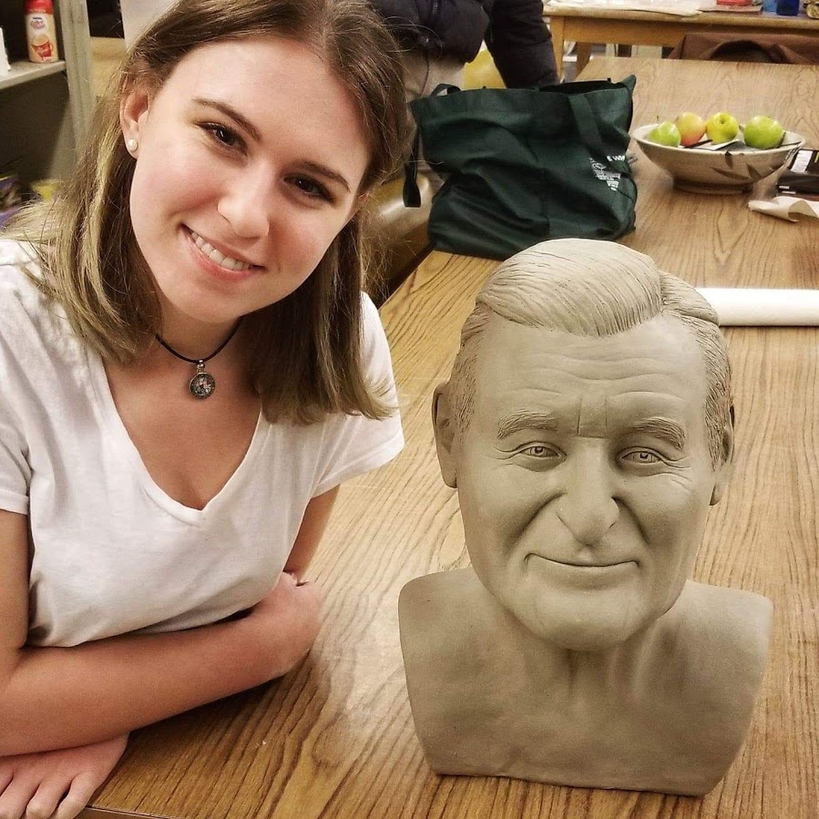 Emily with Robin Williams bust